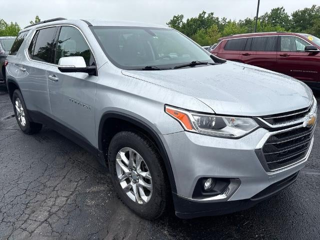 2019 Chevrolet Traverse LT Cloth in Silver Ice Metallic — front three-quarter view
