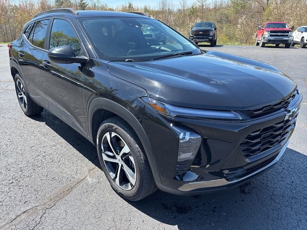 2024 Chevrolet Trax ACTIV in Mosaic Black Metallic — front three-quarter view
